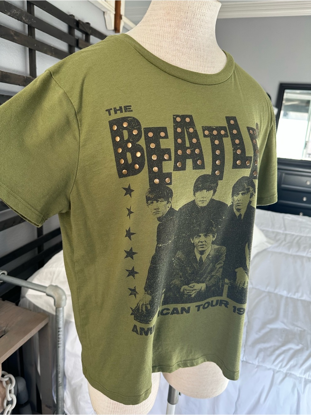Love Tribe Olive Green Beatles Graphic Short Sleeve Tee, size large - Picture 4 of 10